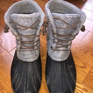 Steve Madden rain botties.